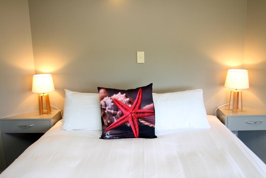 Aloha Lodge Beachside Accommodation ネルソン エクステリア 写真