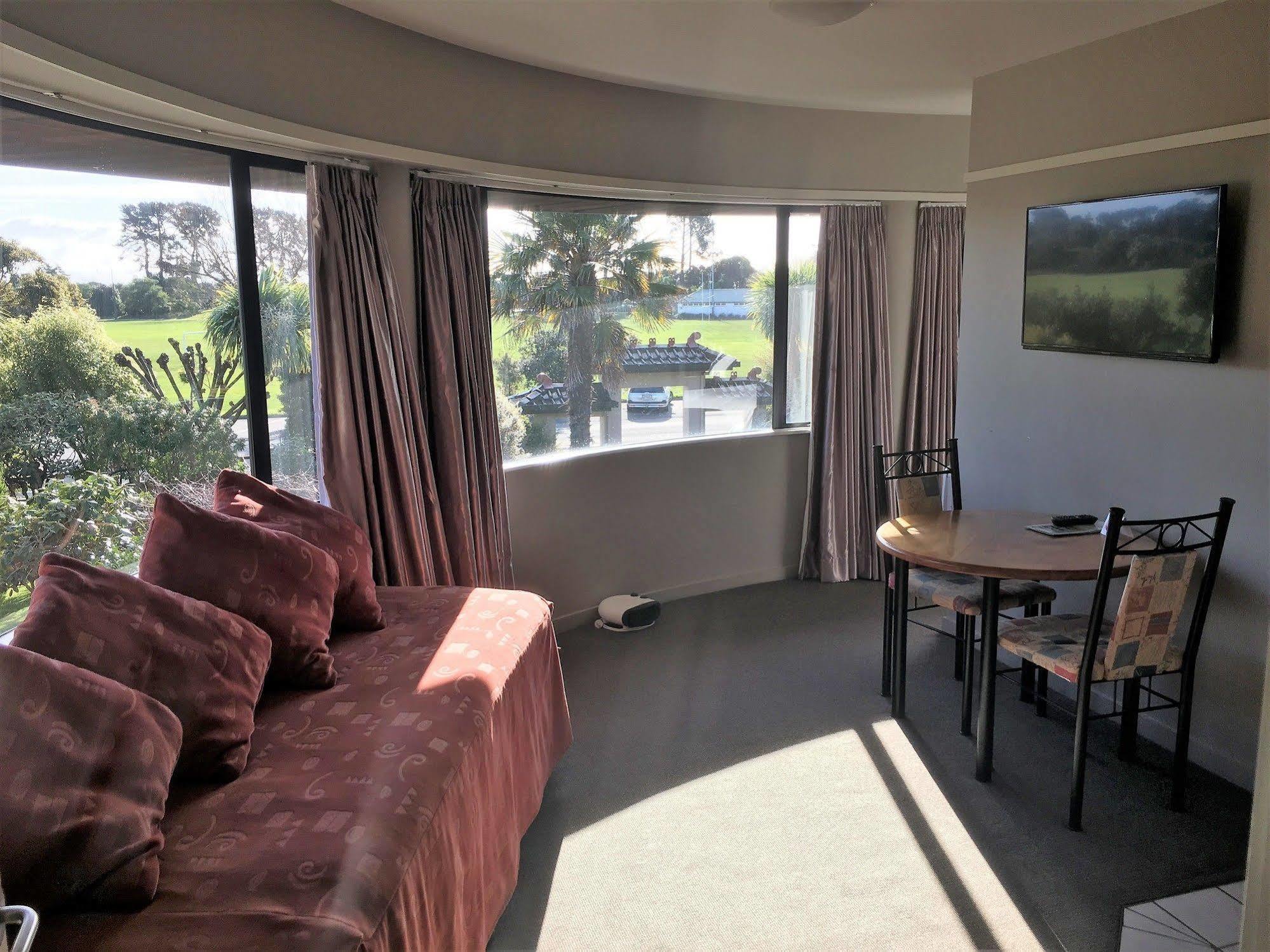 Aloha Lodge Beachside Accommodation ネルソン エクステリア 写真