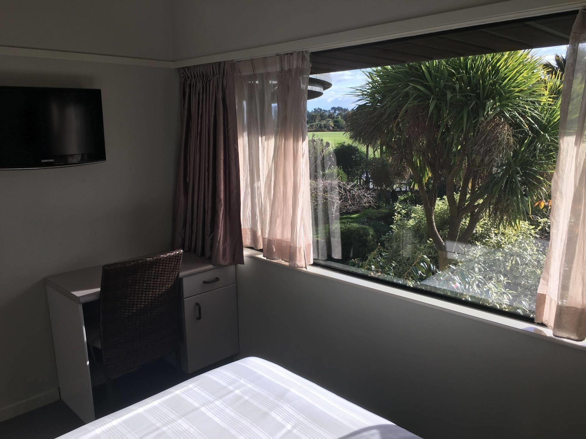 Aloha Lodge Beachside Accommodation ネルソン エクステリア 写真